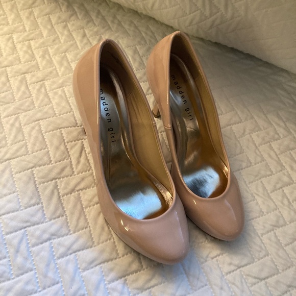 Nude pink and gold heels size 6 - Picture 2 of 11